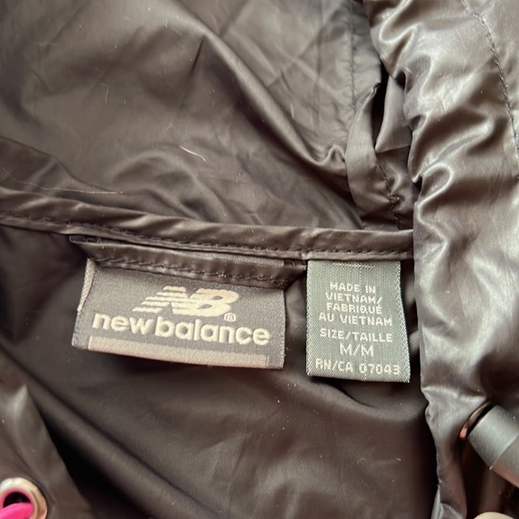 New Balance Running Rain Jacket Medium - Picture 4 of 6